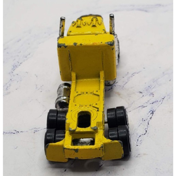 Yellow Peterbilt T560 Rig Cab Truck 1/87 HO 1978 Universal Products K-Mart HK - Picture 4 of 6